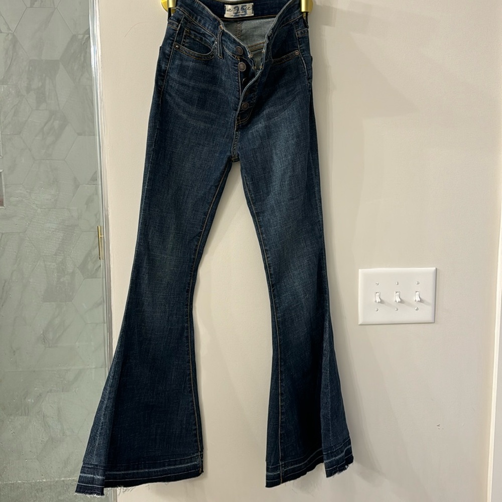 Free people flares. Size 25